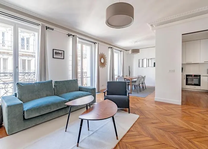 Stylish Flat 2 Bedr By Champs Elysees